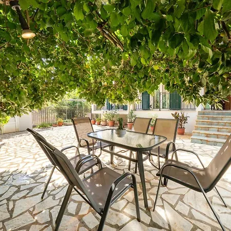 Kallithea House Corfu - Courtyard & Days *