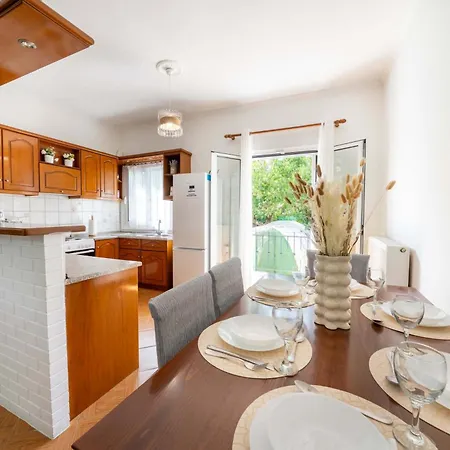 Kallithea House Corfu - Courtyard & Days Apartment Gouvia