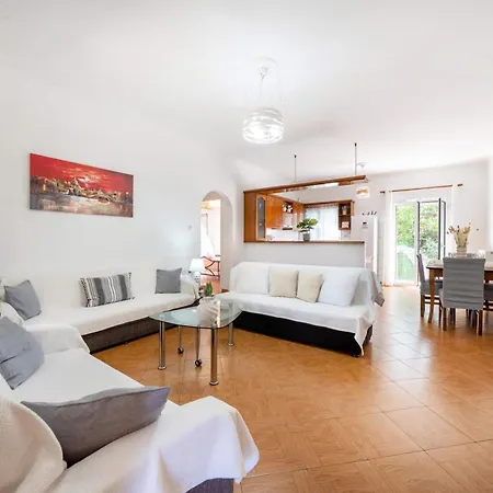 Apartment Kallithea House Corfu - Courtyard & Days