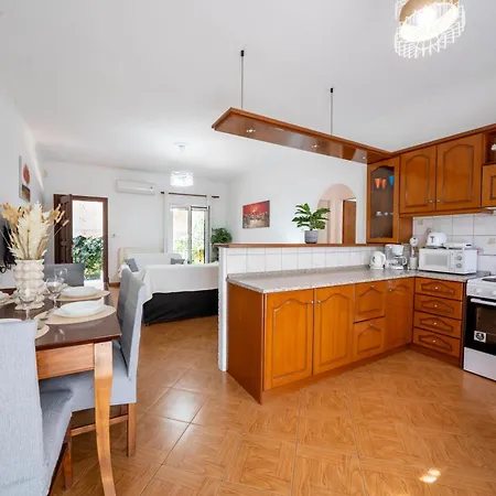 Kallithea House Corfu - Courtyard & Days Apartment Gouvia