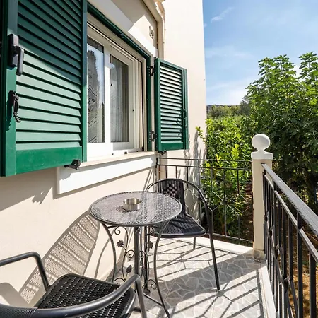 Kallithea House Corfu - Courtyard & Days Apartment Gouvia